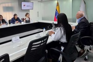 Gobierno y sector lácteo evalúan estrategias para impulsar la producción