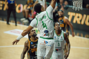 Guaiqueríes supera con holgura a Trotamundos