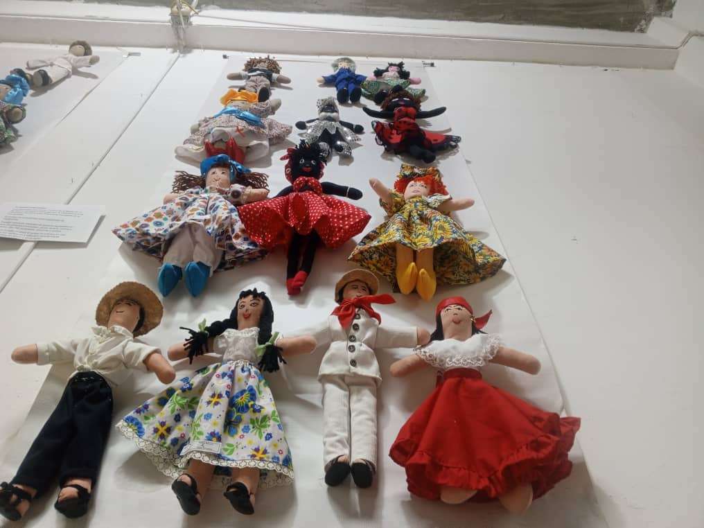Guatire se llenó de identidad con la exposición de muñecas de trapo