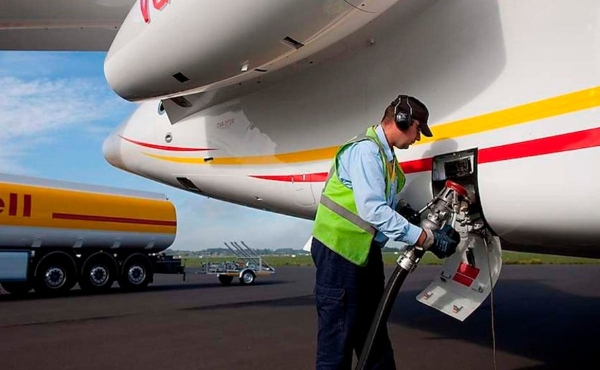 Guerra en Oriente Medio dispara los precios del combustible y presiona a las aerolíneas