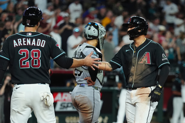 Ildemaro Vargas extiende a 21 juegos pegando imparable