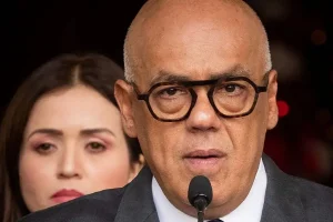 Jorge Rodríguez asegura que el racismo es un “karma para el espíritu” de quienes lo expresan