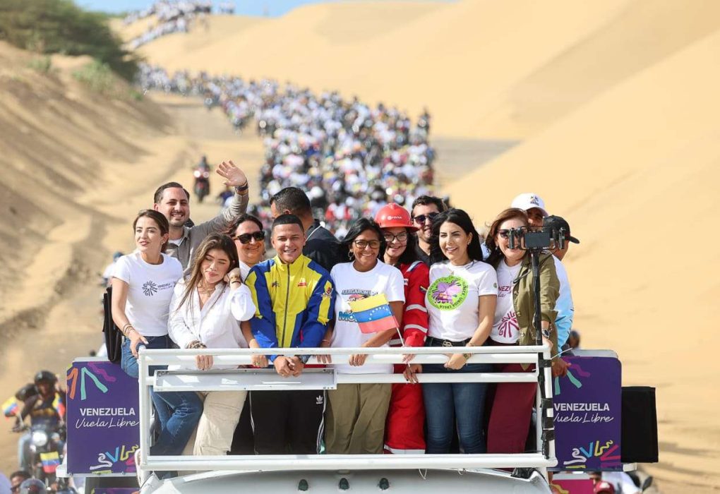 La Peregrinación pasó por Los Médanos, La Vela y Centro Histórico de Coro