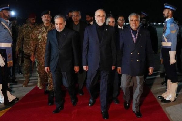 La delegación de Irán llega a Pakistán para conversaciones con EEUU