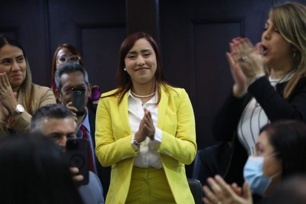 Llevan modelo de consultas populares a Rusia