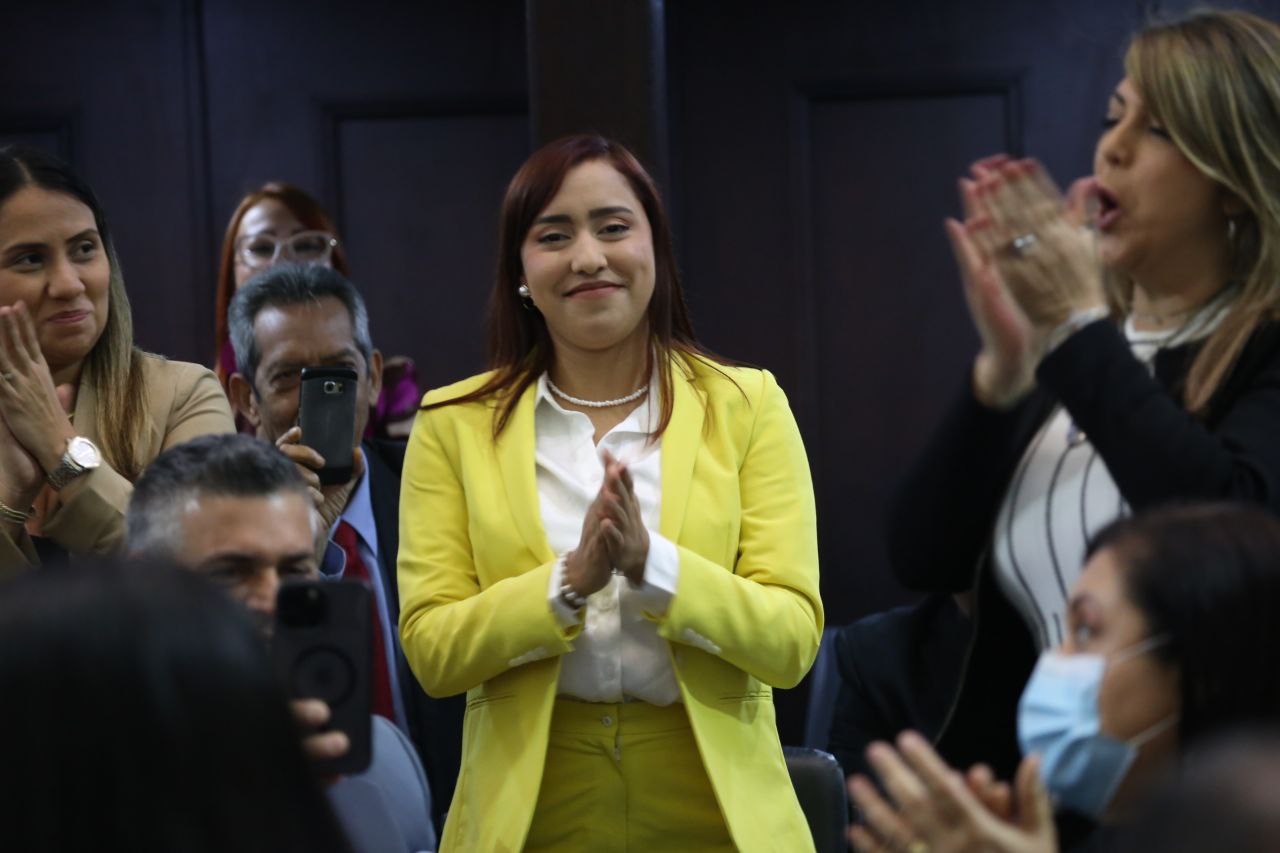 Llevan modelo de consultas populares a Rusia