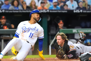 Maikel García anota carrera de oro para el triunfo de los Reales