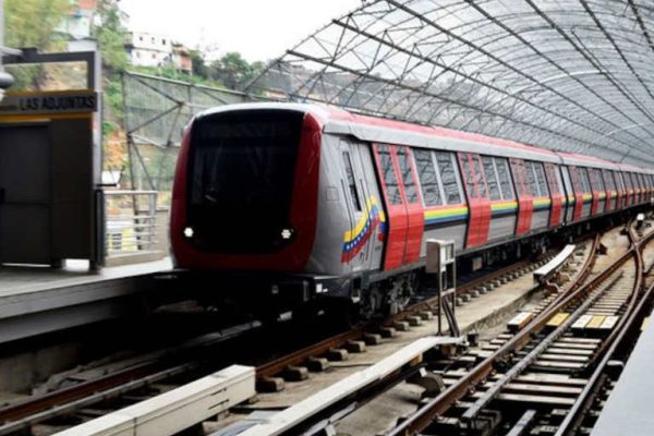Metro Los Teques realiza labores de mantenimiento preventivo