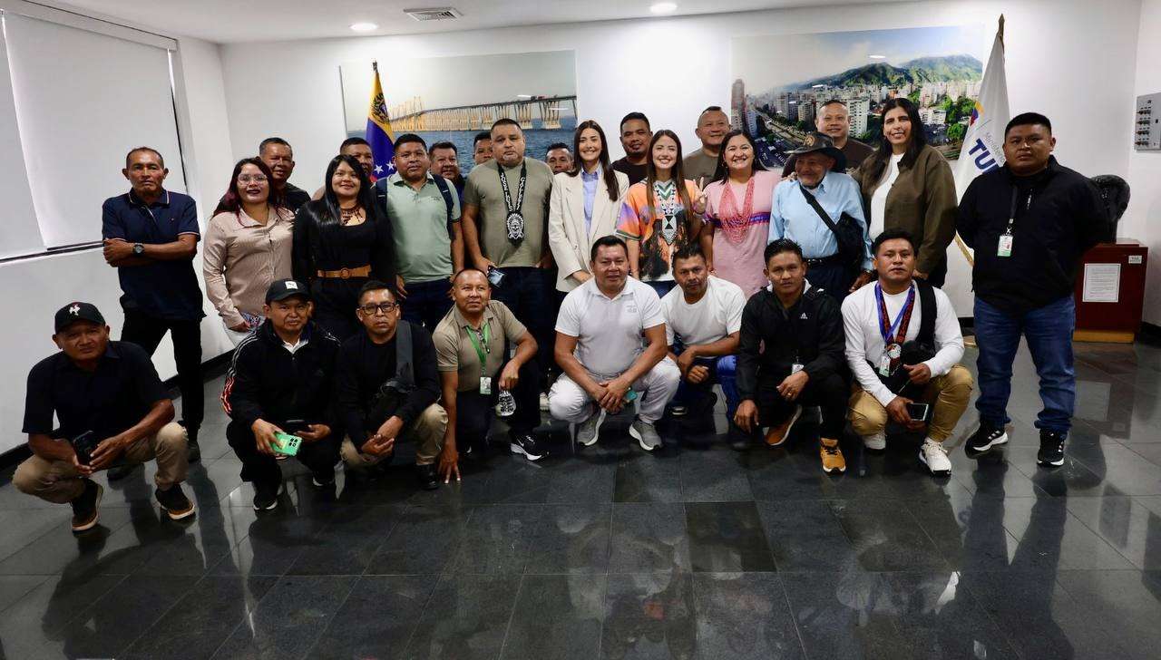 Ministra Cabello evalúa plan de desarrollo ecoturístico en Bolívar