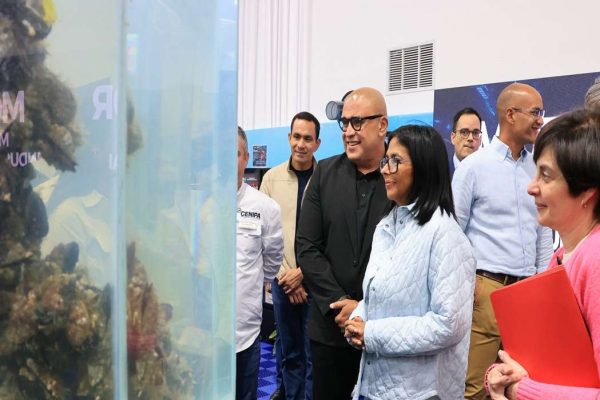 Presidenta (E) anuncia registro para integrar a científicos al sector productivo