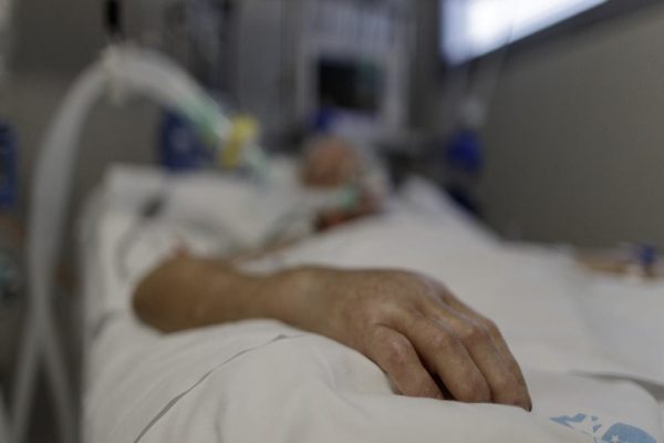 Presidente de Uruguay firma decreto que regula la eutanasia