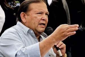 'Que hagan una vaca entre los corruptos'