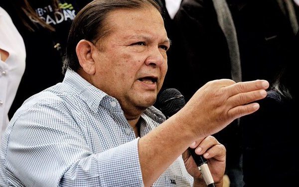 'Que hagan una vaca entre los corruptos'