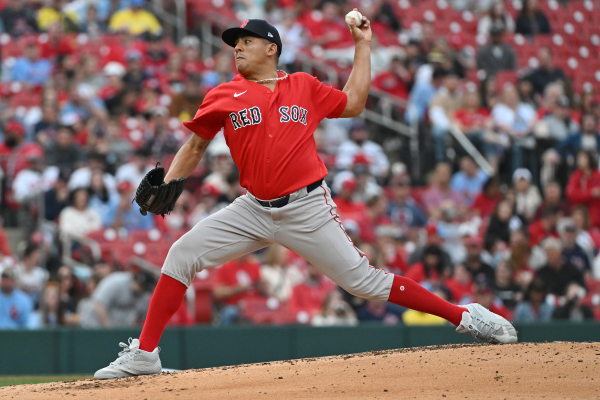 Ranger Suárez obtuvo su primera victoria respaldado por Contreras