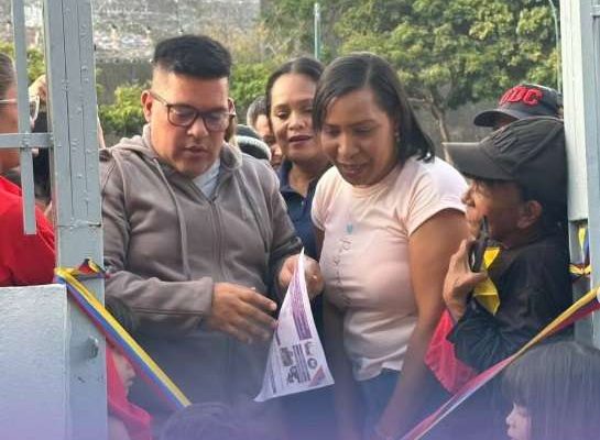 Reinauguran CEI "Casita Orocomay" en la UD-7 de Caricuao