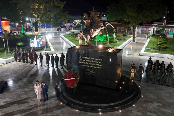 Reinauguran Plaza Bolívar de Los Guayos en Carabobo 