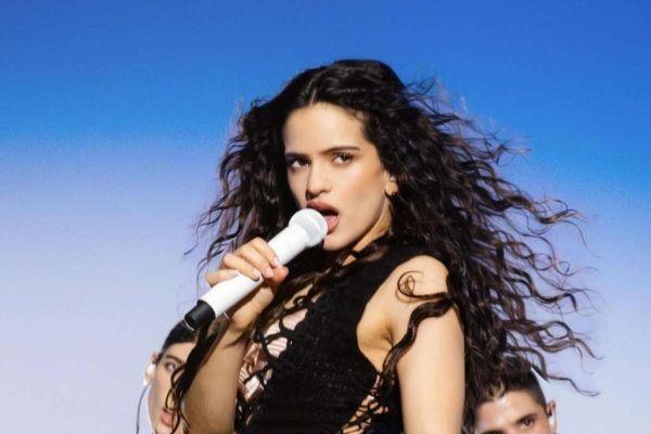 Rosalía publica una versión inédita de 'Dios es un stalker'