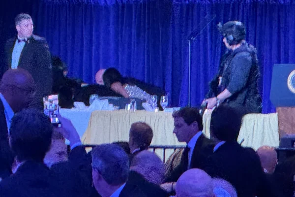 Servicio Secreto evacuó a Trump tras incidente de seguridad en cena de corresponsales en Casa Blanca