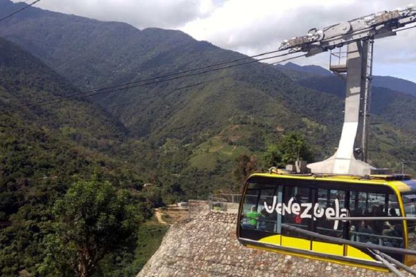 Teleférico Mukumbarí inicia fase final de mantenimiento