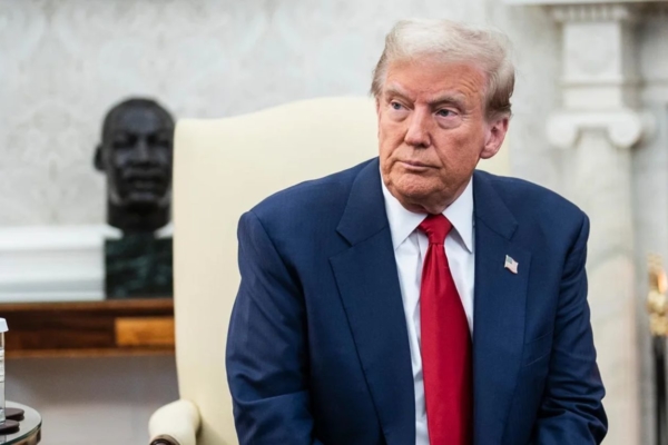 Trump asegura que está en "negociaciones intensas" con Irán a pocas horas del plazo