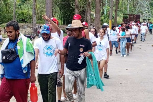 Turistas internacionales visitan Guarenas durante la Semana Santa
