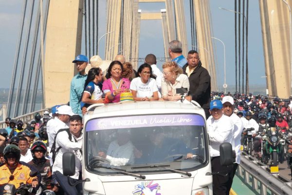 Zulianos peregrinaron con Delcy Rodríguez por la libertad y la paz