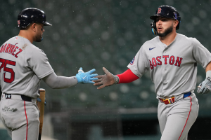 Abreu y Contreras comandan con poder victoria de Boston