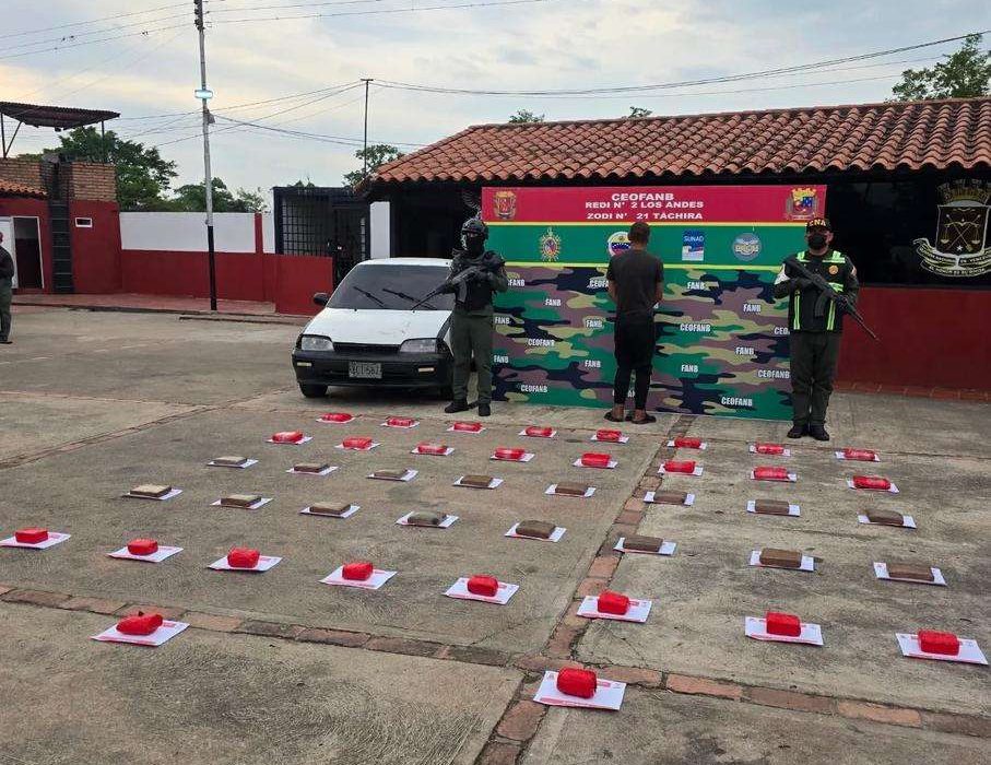 Atrapado con 40 panelas de droga que transportaba desde Colombia