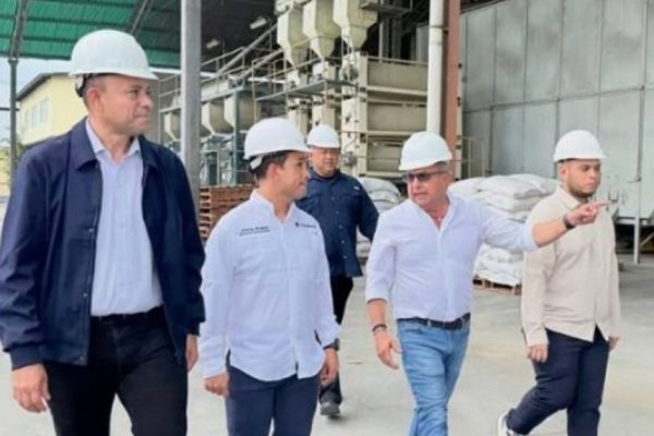 Autoridades inspeccionan seis plantas agroindustriales