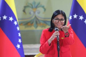 Delcy Rodríguez felicita a Gaston Browne por su victoria electoral