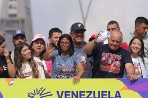 Delcy rinde homenaje a los trabajadores