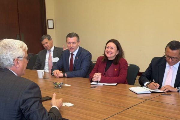 Delegación venezolana asiste a cumbre de exploración petrolera en Texas