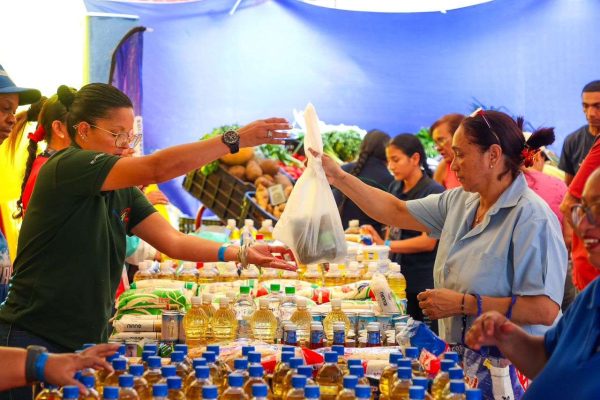 Despliegan 496 Ferias del Campo Soberano para garantizar el abastecimiento e inauguran nuevos Pdval