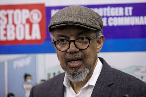 Director de la OMS llega al Congo para pulsar brote de ébola