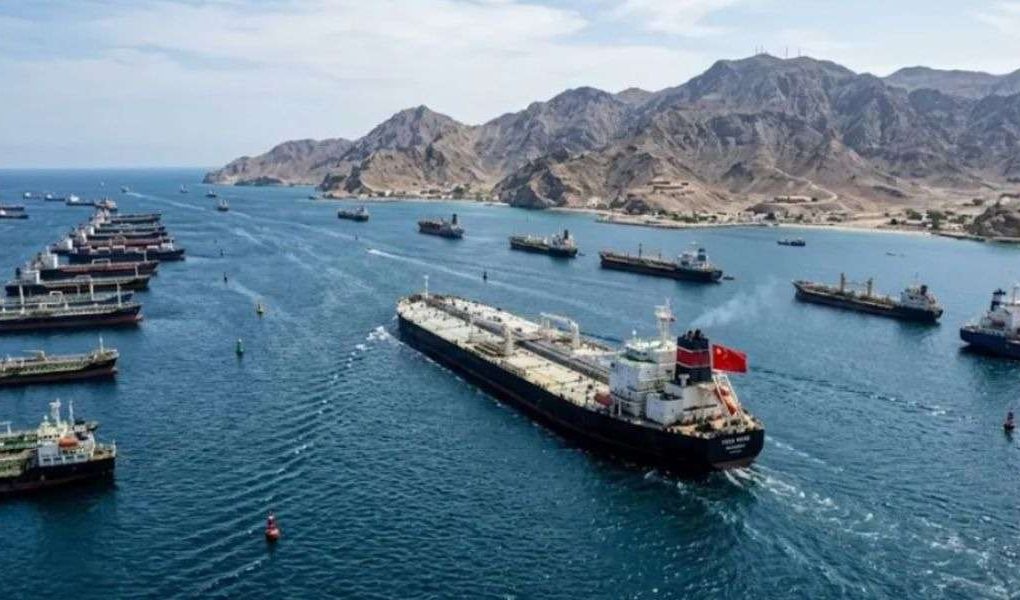 EEUU escoltará barcos que han pedido ayuda para salir del estrecho de Ormuz