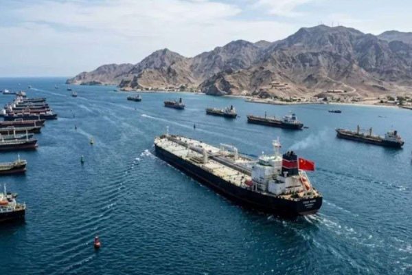 EEUU escoltará barcos que han pedido ayuda para salir del estrecho de Ormuz