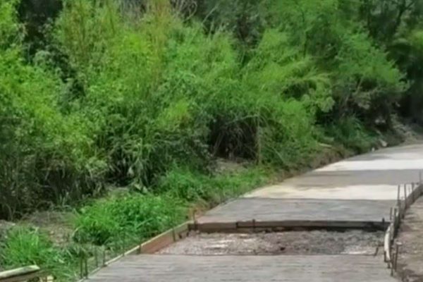 Ejecutan vaciado de pavimento en la nueva vialidad Mamera - El Junquito