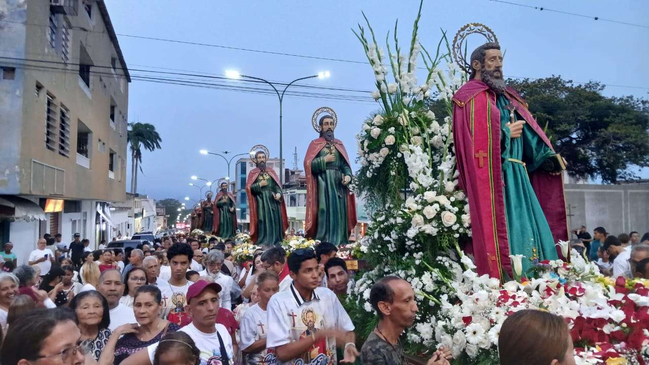 En San Felipe honran a su santo patrono con procesión de ocho imágenes