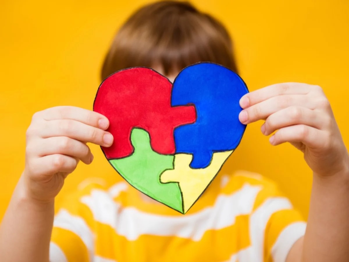 Expertos fomentan actualización médica para detección temprana del autismo