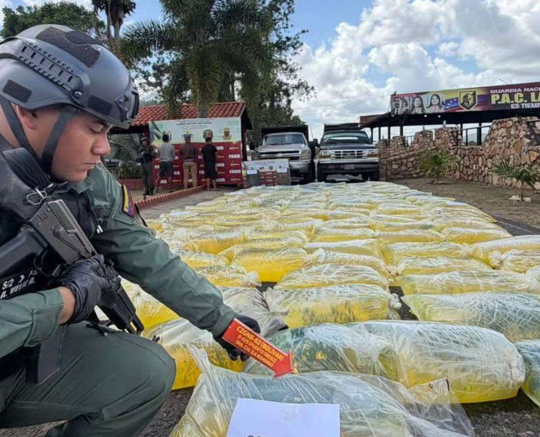 Fanb incauta más de 4 mil litros de combustible