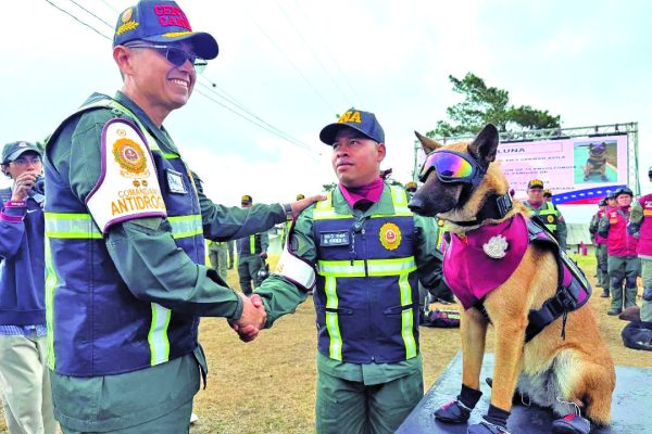 GNB premió a sus perros antidrogas