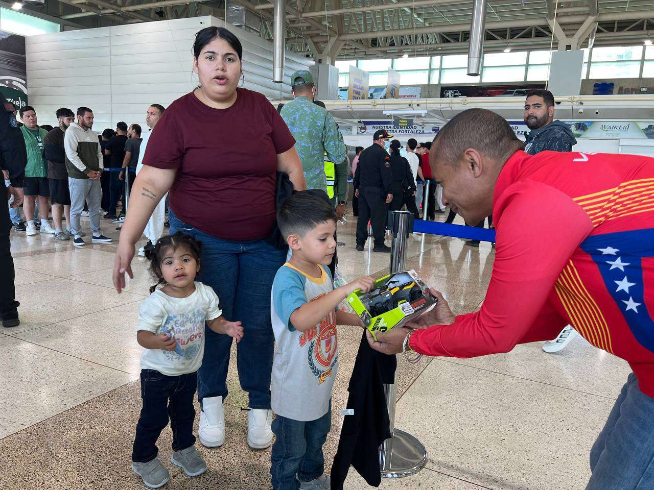 Gran Misión Vuelta a la Patria retorna 133 venezolanos desde Miami