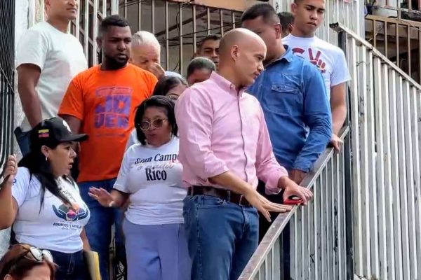 Héctor Rodríguez: quienes más sufren con las sanciones son los abuelos
