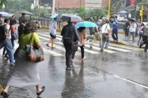 Continúan las lluvias en el país algunas con actividad eléctrica