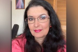 La periodista Mary Pili Hernández le respondió al Gobierno por el simulacro con sobrevuelo de aeronaves de EEUU