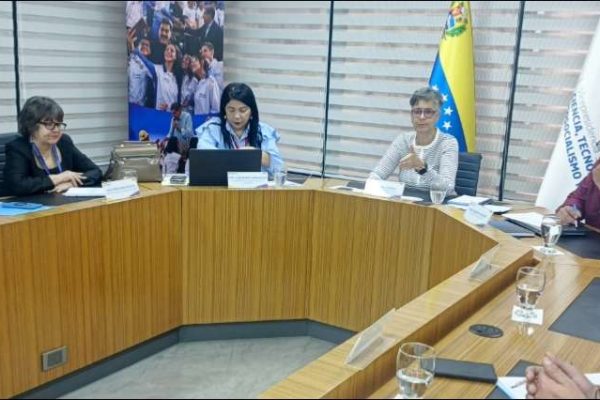 Motor Farmacéutico procura acelerar proceso de sustitución de importaciones