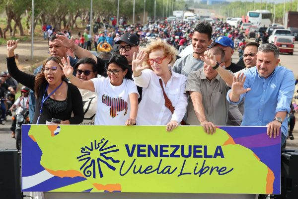 Peregrinos por la paz y la independencia económica
