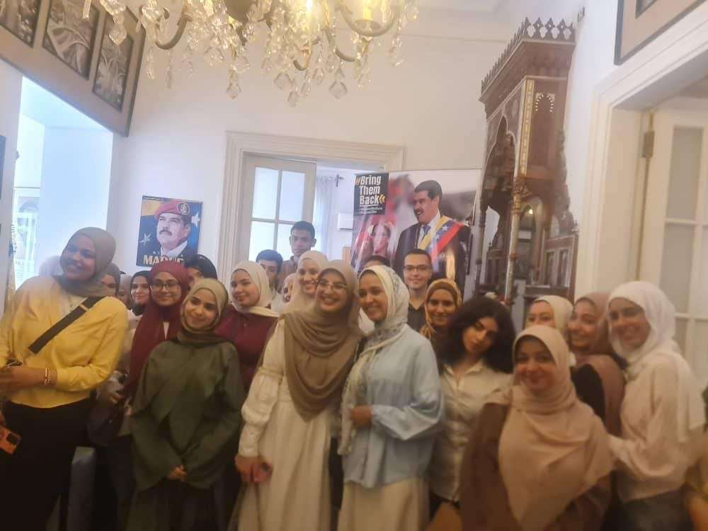Piden la liberación del presidente Maduro y su esposa en Egipto