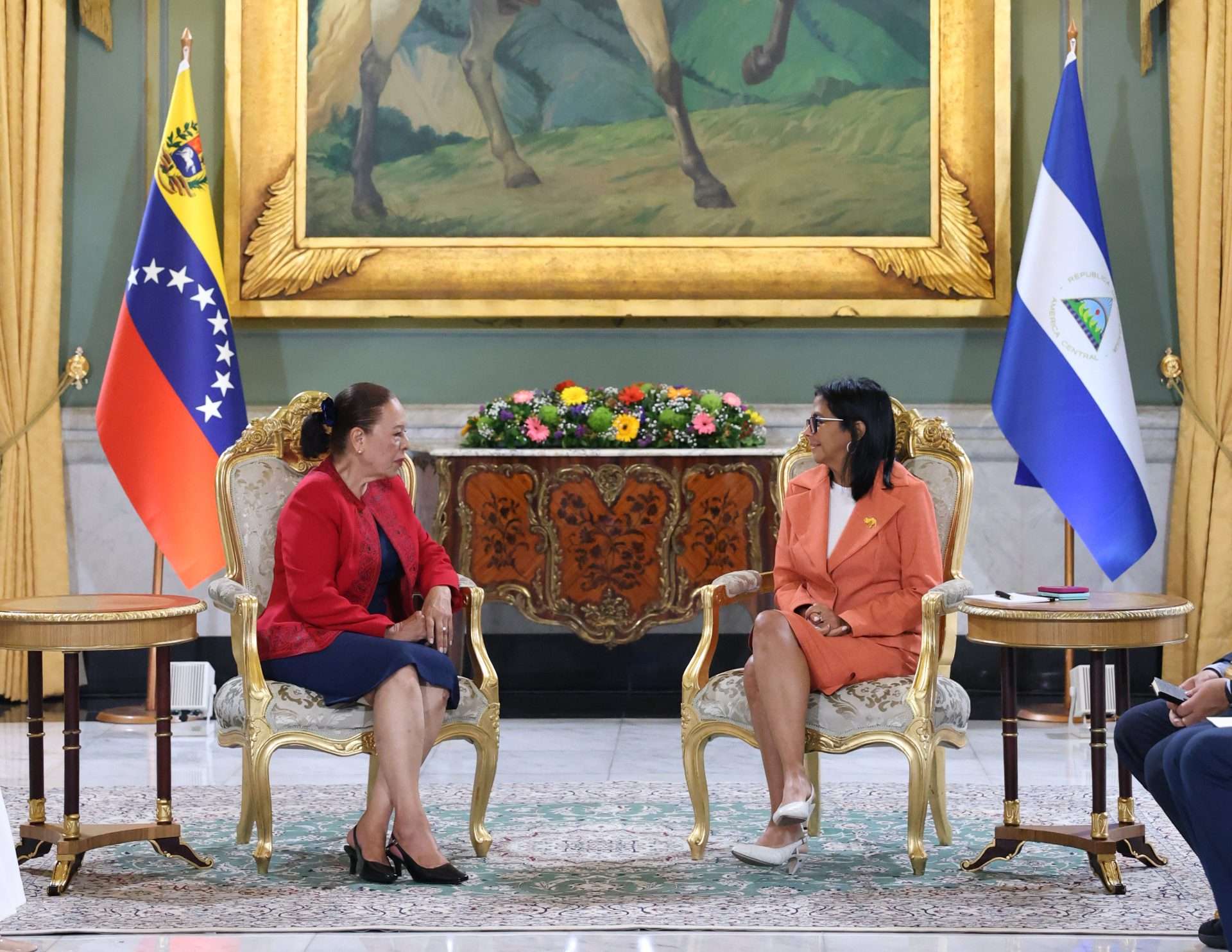 Presidenta (E) recibió cartas credenciales de tres nuevos embajadores