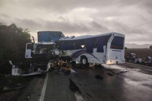 Tragedia en la Troncal 9: Nueve muertos tras choque de autobús que regresaba de Mochima
